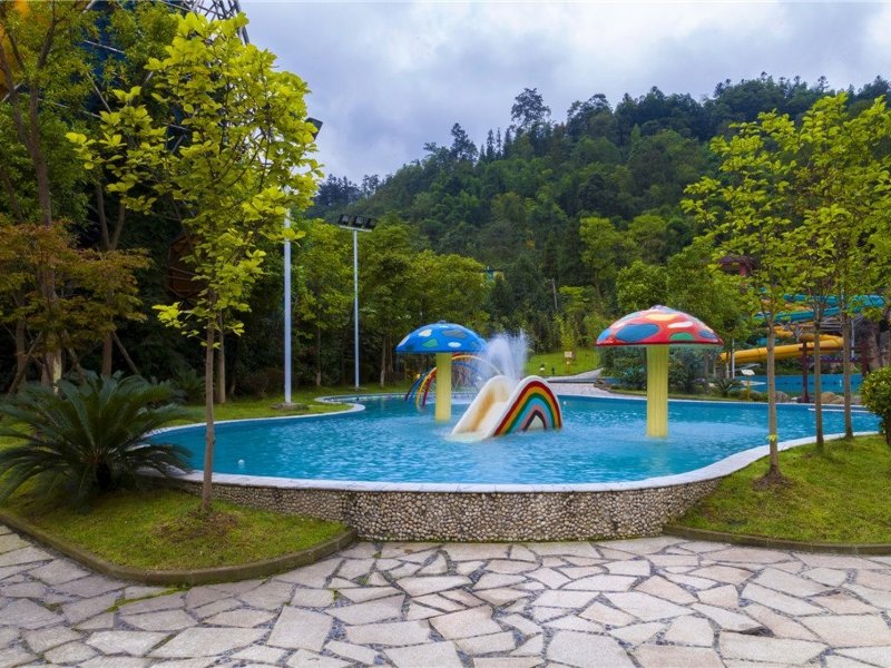 叫板“国际温泉小镇”的花水湾，国庆后错峰就去这儿！