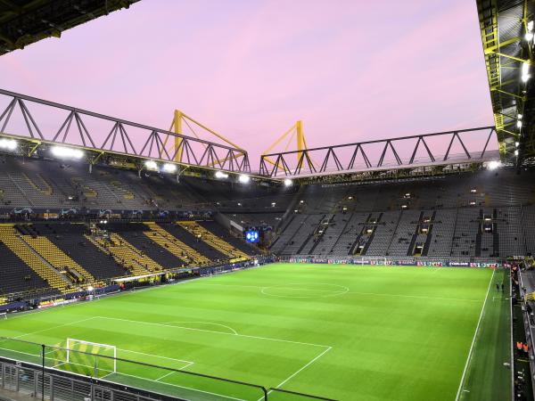 威斯特伦法球场魔鬼看台,魔鬼主场看球