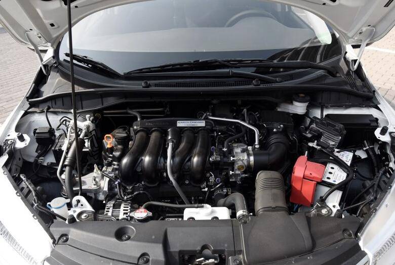 同价位11年的车和15年的车如何选,16年和本田锋范差不多的车子