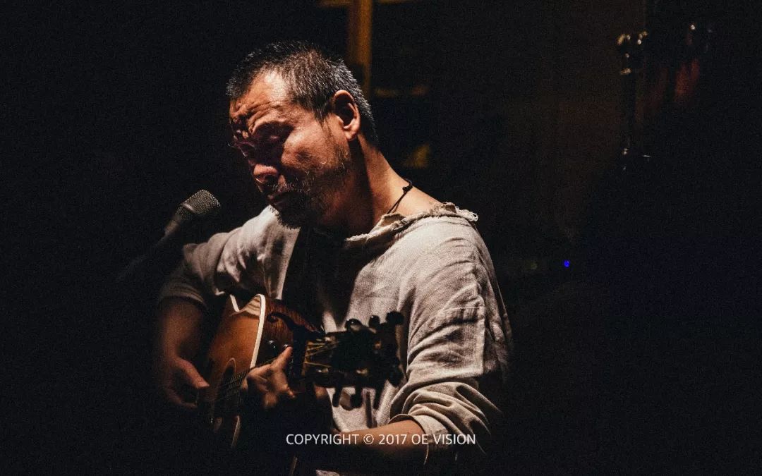 他一首《彼此问候》，温暖了我好多年