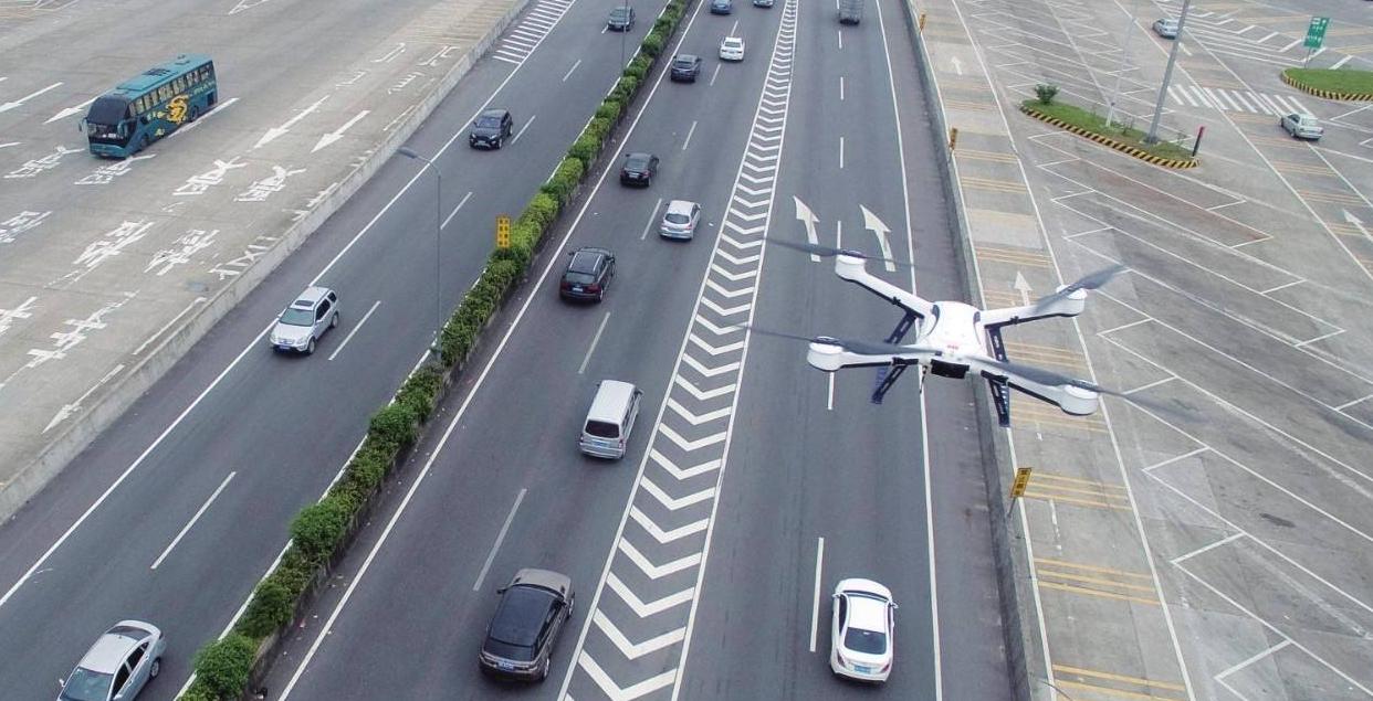 非紧急情况占用应急车道,孕妇占用应急车道