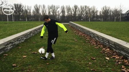 足球教学起球过人技巧,足球技巧平地起球