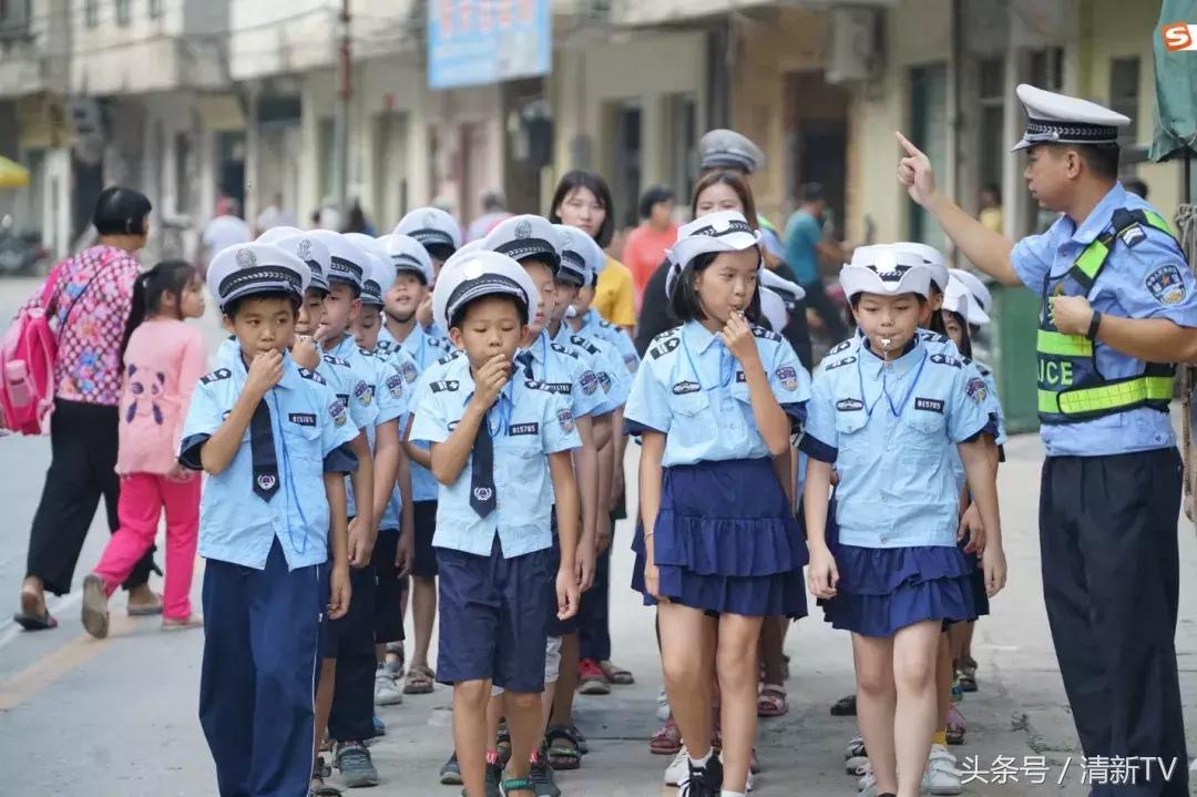 小学生当交警感受,成为交警