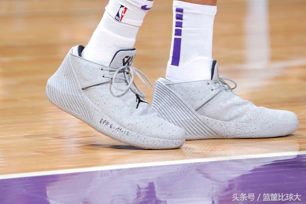 月球漫步者致敬迈克尔-杰克逊！10月9日NBA球鞋赏析