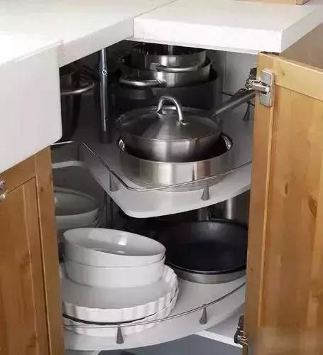 给大家推荐一款橱柜设计,自带高级感的橱柜这样设计