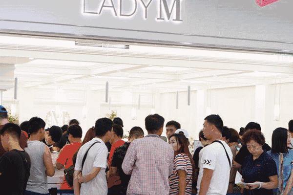 ladym用的什么牌子的奶油,ladym蛋糕6寸白桃乌龙测评