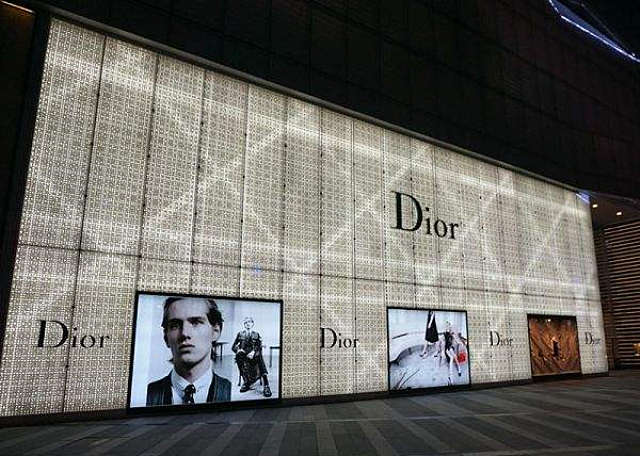 冬菇商学院｜走近让人又爱又恨的GUCCI、LV等奢侈品消费！