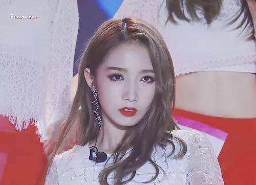 孟美岐眼影怎么画眼线好看,山支大哥孟美岐眼妆