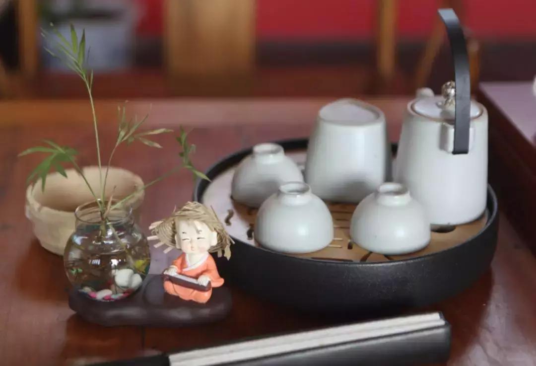 听说福地楼观开了一家茶馆，喝茶赏美景两不误