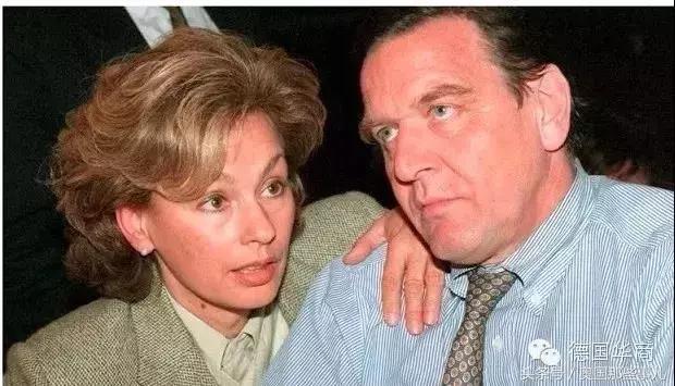 德国前总理施罗德第五次大婚，声称这是真爱，晋升为“奥运”总理