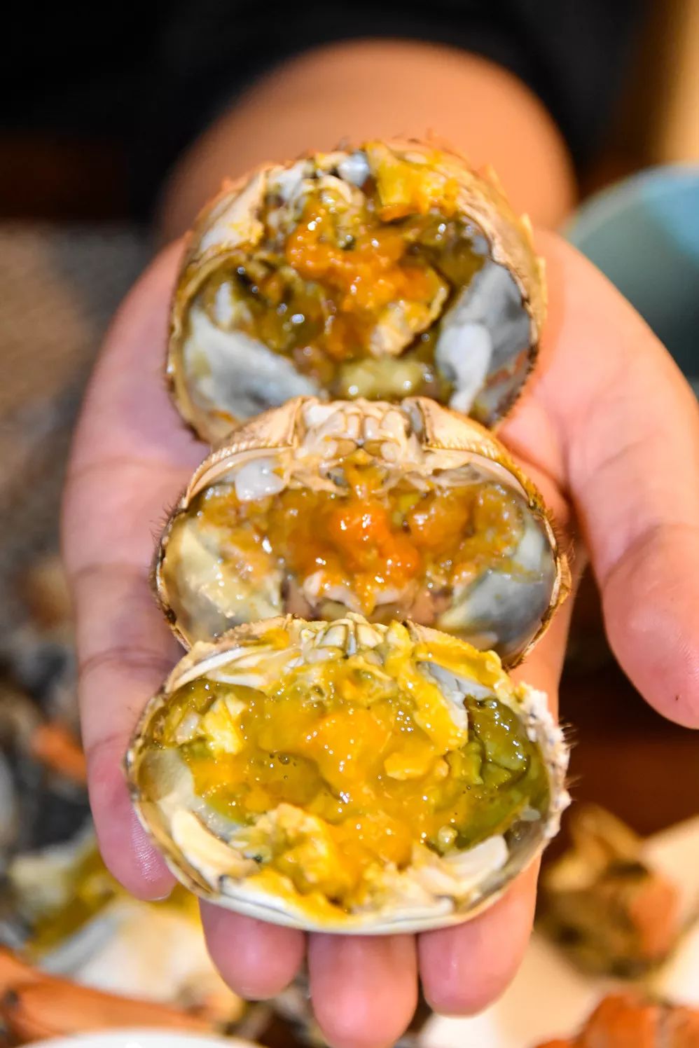 从320公里搬来“蟹中白富美”！北外滩酒店首创白兰地醉蟹畅吃！