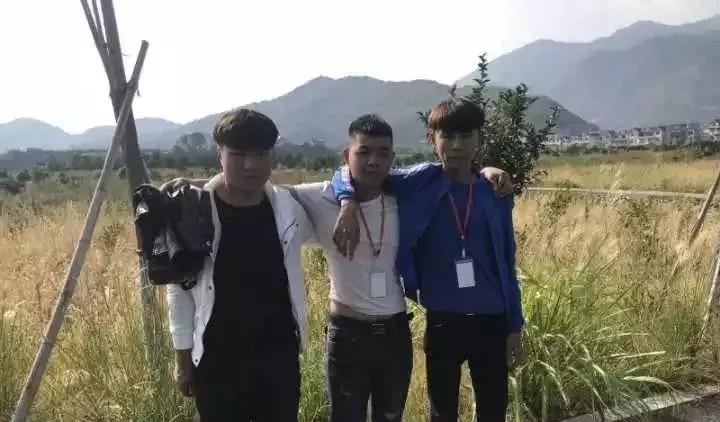 老人摔倒小伙自证清白完整视频,老人摔倒被扶后续