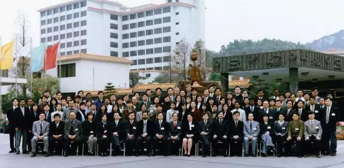 堡狮龙“大皇子”出走，从夫妻店到代工大王：别人“身死”他独活