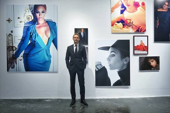 这位给哈里王子拍婚纱照的摄影师，把最美的明星统统带到上海