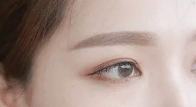 新手化妆为什么化了妆跟没化一样,日常妆的正确化妆方法