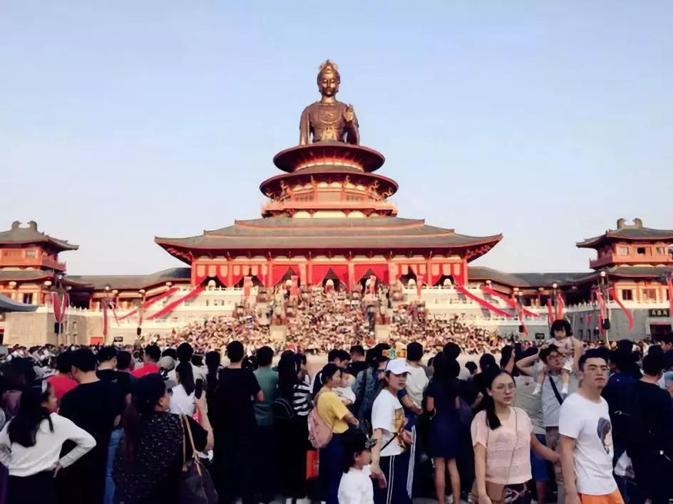 鍗庤皧鍏勫紵鐢靛奖涓栫晫澶滃満鏀荤暐涓,鑻忓窞鍗庤皧鍏勫紵鐢靛奖涓栫晫鏀荤暐涓嬬瘒