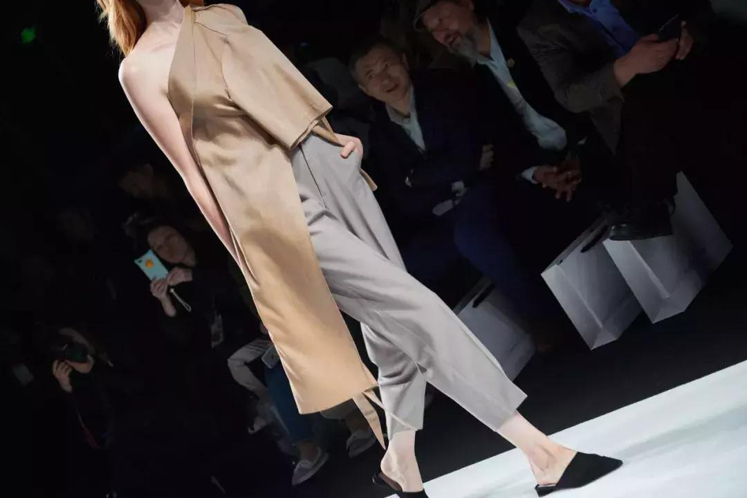上海时装周看见最美摩登中国风,上海时装周看秀