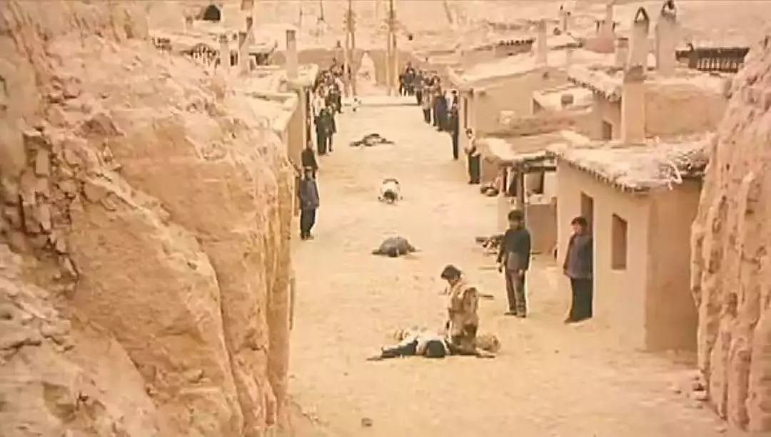 一部上映了27年的电影,一部有十几个故事的电影