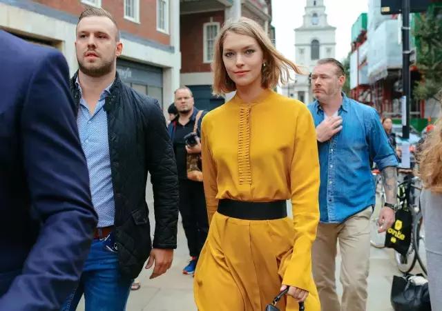 秋天怎么穿时髦又有气质,今年秋天最流行的搭配