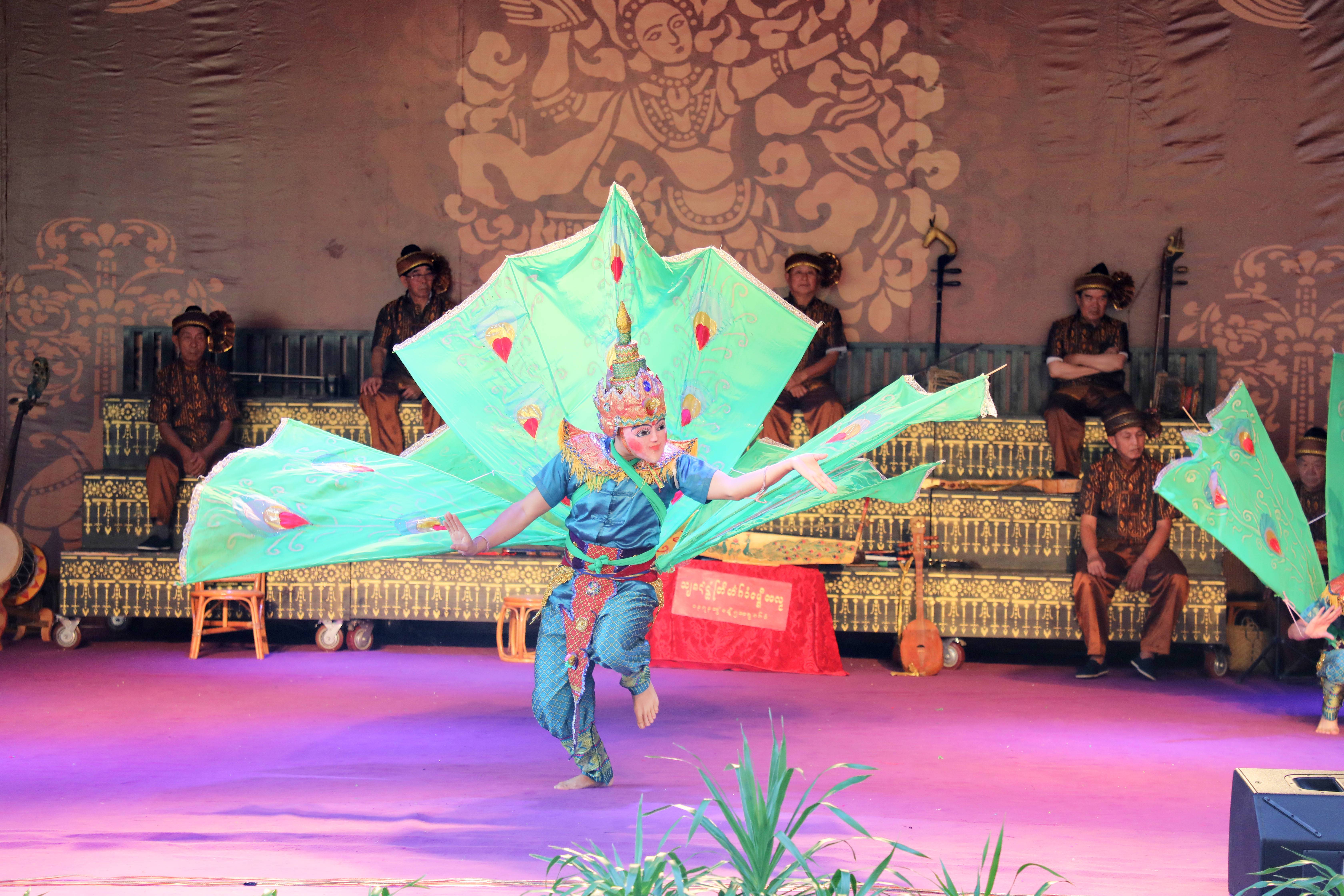 光唱歌就能给村里分红,曾祭人头的神秘佤族,走进你不知道的云南