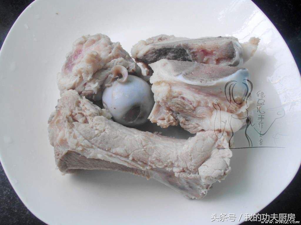 最原汁原味的筒骨汤做法,高压锅筒骨汤做法