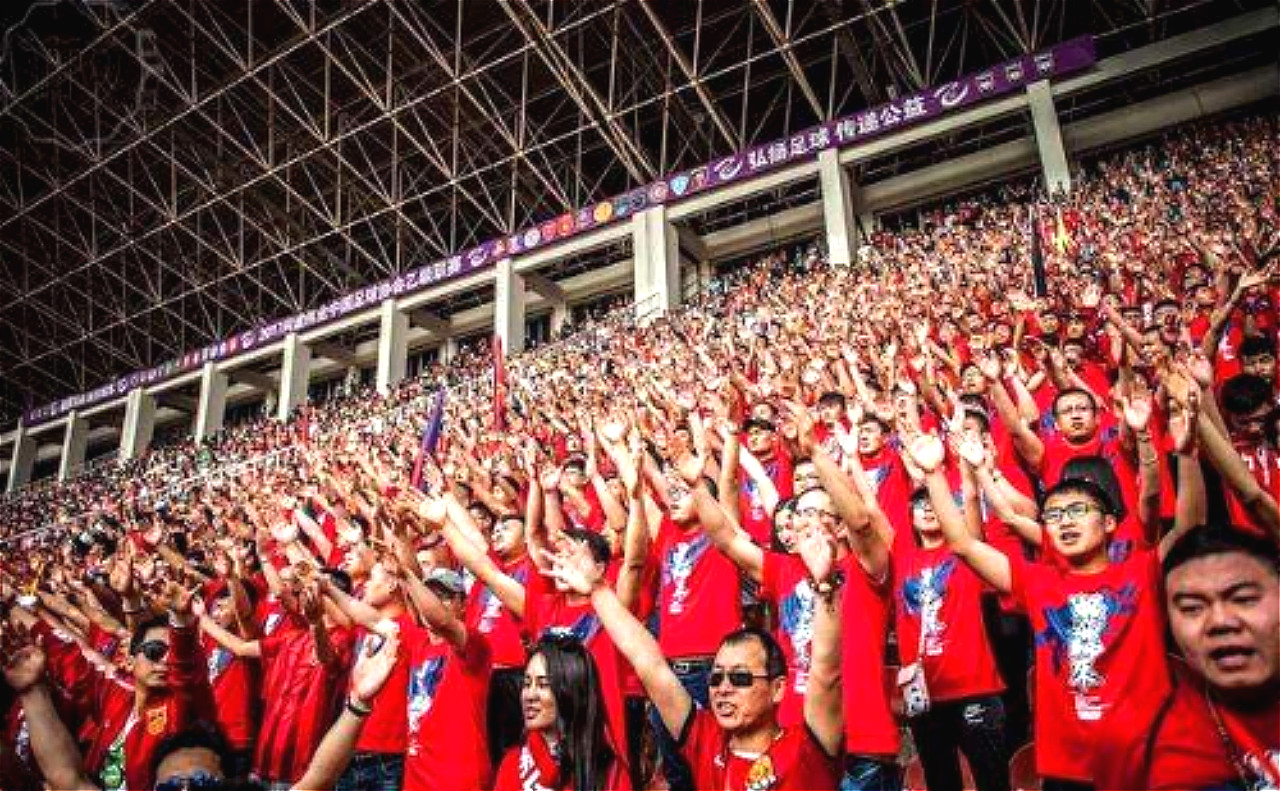 陕西球迷感动瞬间,感动众多球迷