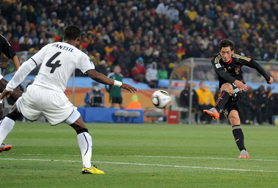 克罗斯和施魏因施泰格和厄齐尔,厄齐尔退出德国国家队