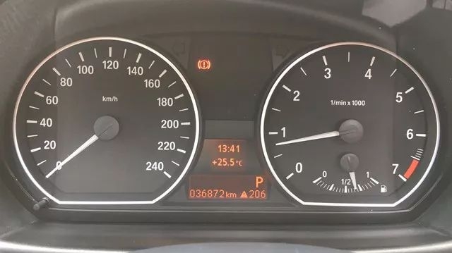 买一台十年的二手车值得吗,十年宝马x5二手