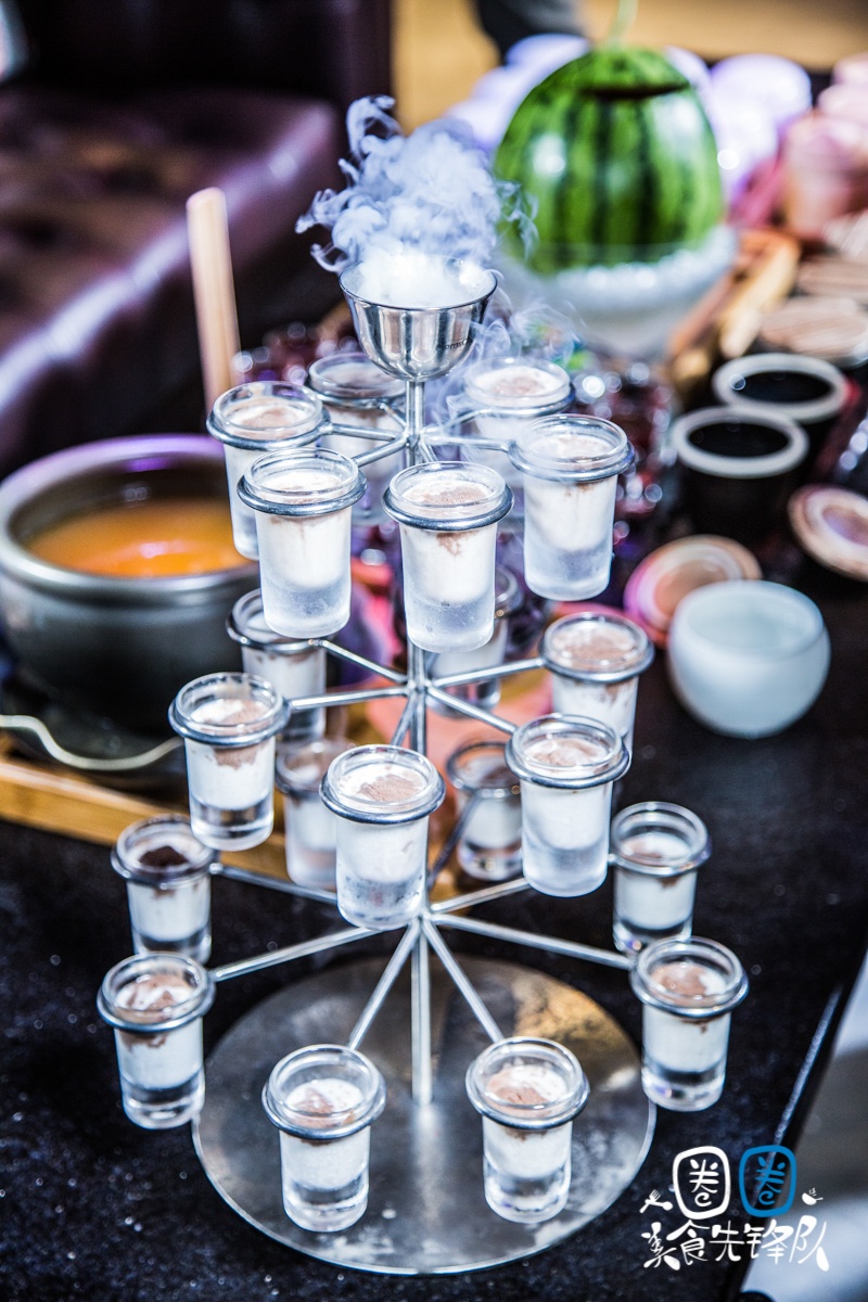 成都凌晨2点还在排队的贰麻酒馆，终于带着大熊猫来南昌了！