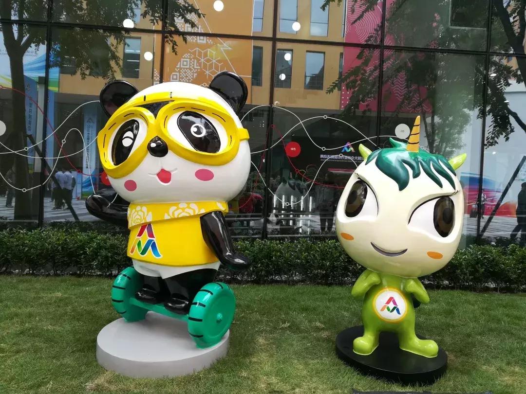 “蓉蓉”诞生记|来成都高新“菁蓉汇”,不和“蓉蓉”合影就亏啦