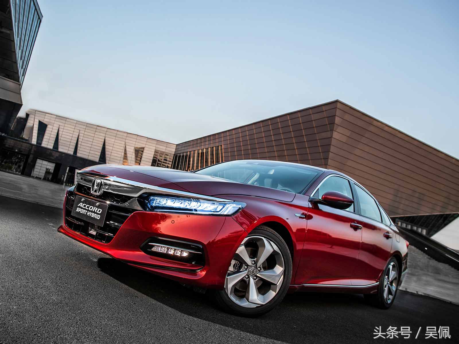 为何很多人愿意买二手豪车,为什么有人愿意买20万的车