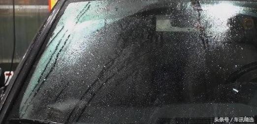 雨刮器嗡嗡响刮不动怎么处理,雨刮器吱吱的响怎样处理