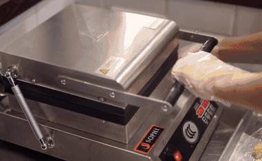 想买包？不用存钱不用代购！乐峰限量包包免费送，展开吸包大计！