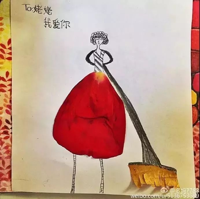 2岁宝宝拿妈妈口红乱涂,2岁女儿拿口红画画