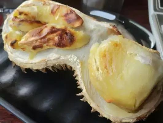 秋冬转凉吃啥?三个丑皮匠带你从上海吃到东南亚,这家烧烤不简单