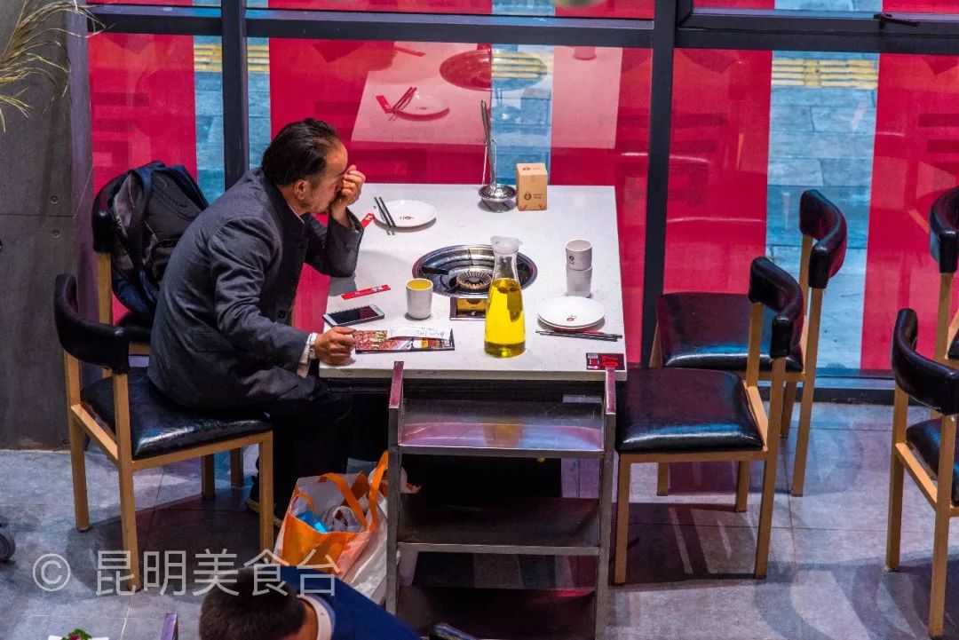 昆明排队4000桌的餐厅,昆明排队餐厅