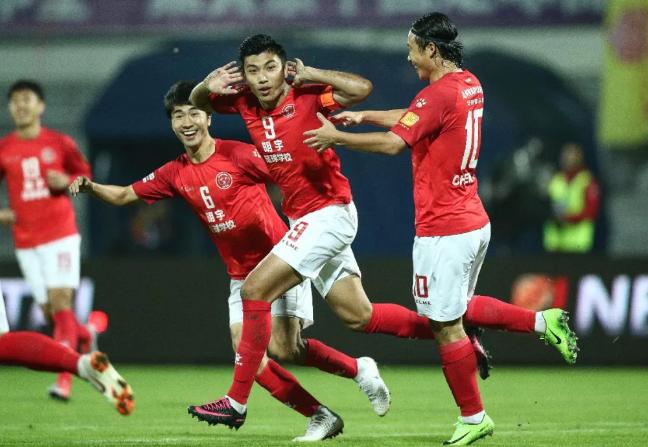 瓒崇悆涓箼鍐茬敳濂栭噾澶氬皯,宸濊冻棣栧ず涓箼鑱旇禌鍐犲啗