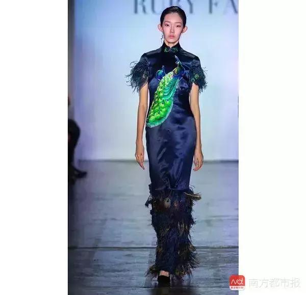 16岁深圳高二女生惊艳国际T台！她还是学霸，照拿奖学金