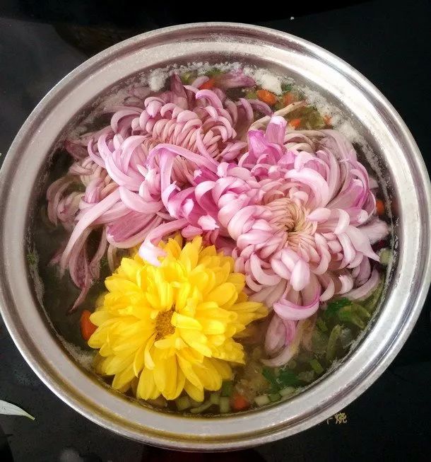 菊花什么人不建议吃呢,菊花可以吃下去吗