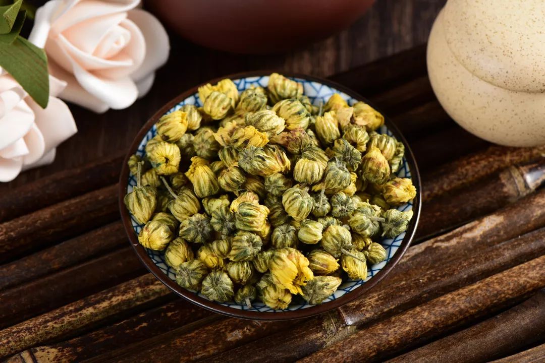 菊花什么人不建议吃呢,菊花可以吃下去吗