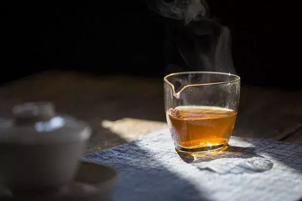 品尝武夷岩茶黄玫瑰的口感,茶香记武夷岩茶黄玫瑰