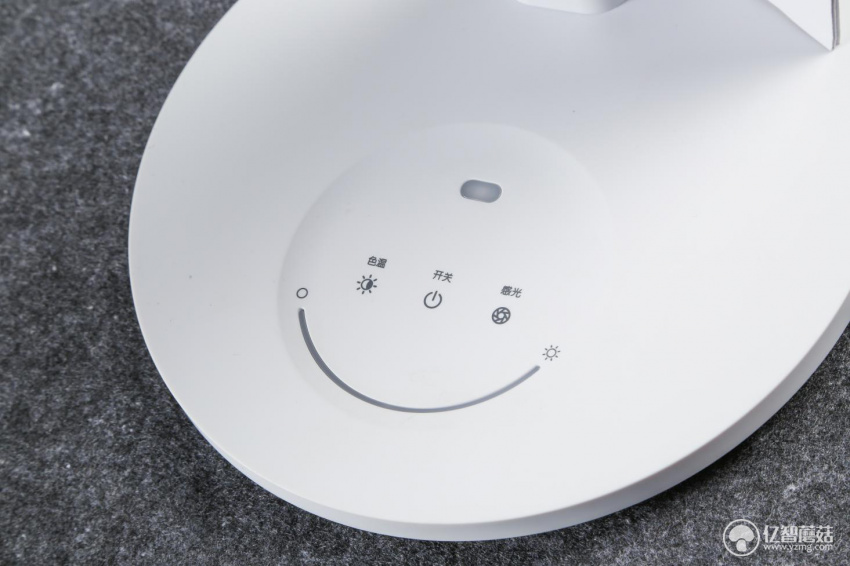 亿智蘑菇评测丨贴身书童——孩视宝护眼灯上手体验