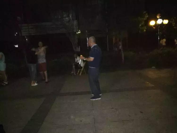 舍不得删的30张图片,几千张照片不舍得删除