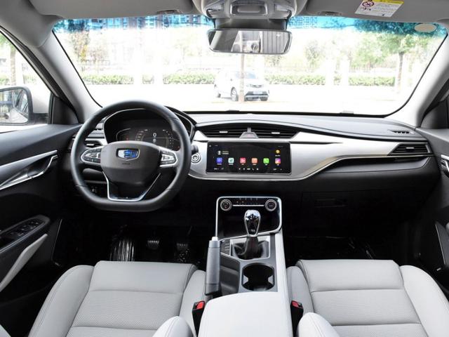 热巴金鹰杨幂,热巴金鹰奖服装