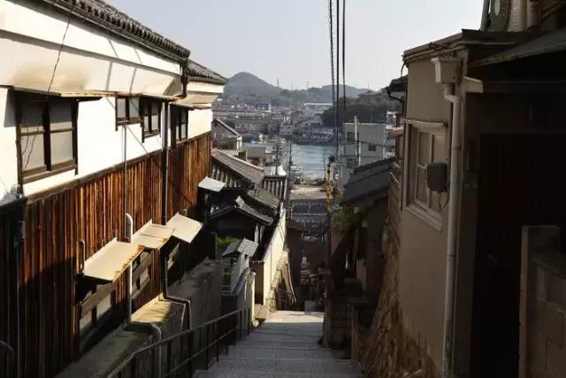 再提起广岛，脑海中不再是那首老歌或是那部黑白的法国电影