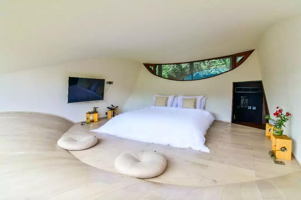 这片媲美京都的红叶之森只藏15栋梦幻树屋，杭州1.5h直达！