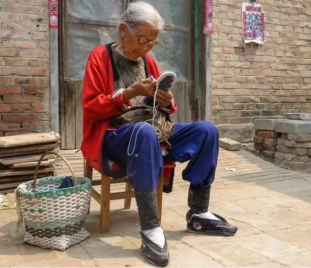 巴黎世家布鞋价格12800,巴黎世家老爷鞋正品老北京布鞋