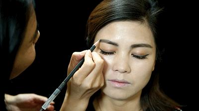 方脸女生如何靠化妆提升高级感,圆方脸女生怎么化妆