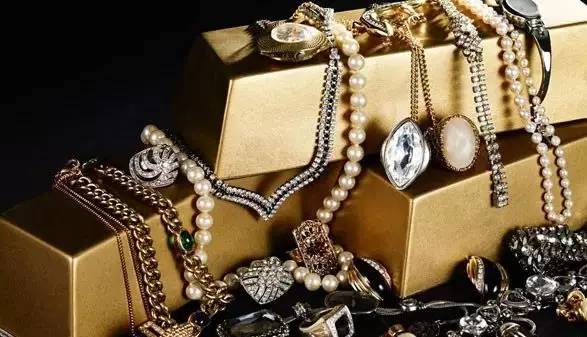 gucci和京东合作的短袖,gucci以假换真怎么样