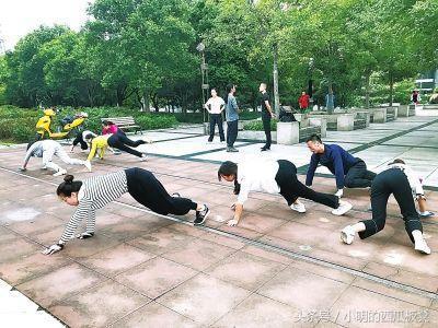 江湖秘闻：这个开历史倒车的老司机